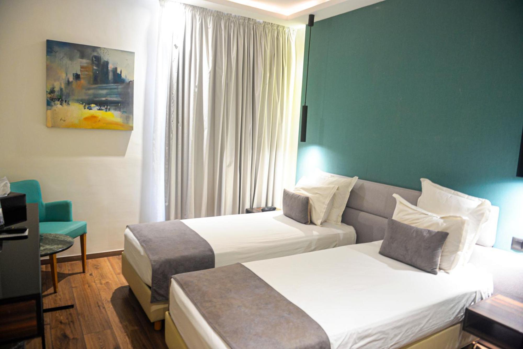 Nj Hotel 4*
